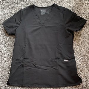 Black medium women’s FIGS scrub top